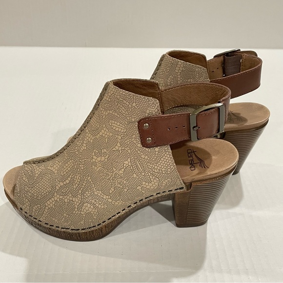 DANSKO Reggie Nubuck Taupe Lace| Peep Toe Clogs Slingback Size 39 | Heel 3-1/2” - Picture 4 of 5